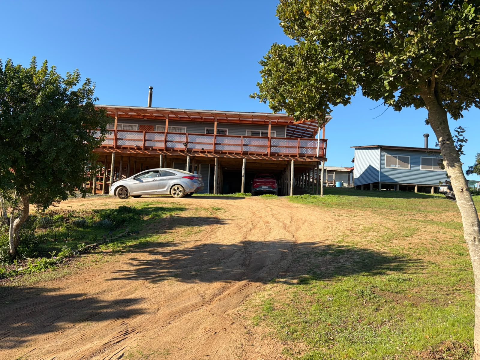 Acceso a la casa entre los árboles — Parcela C1, Parcela Guadalupe